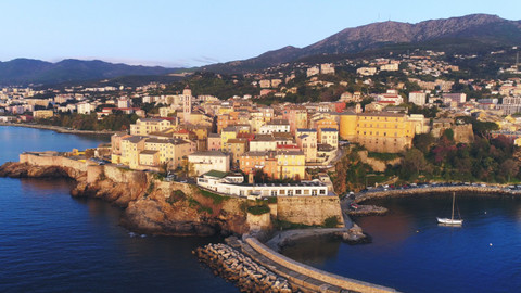 Země celého světa - Korsika, země tradic