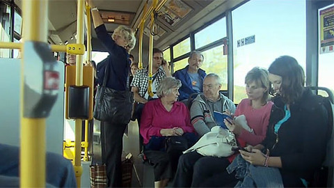 Senioři v dopravě - Cestující v MHD