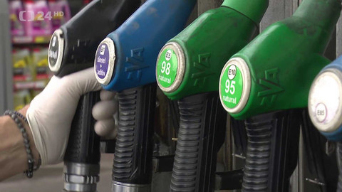 90’ ČT24 - Trump míří na ruskou ropu – jak to může zasáhnout světový trh?