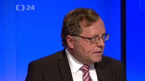 90’ ČT24 - NKÚ pod drobnohledem