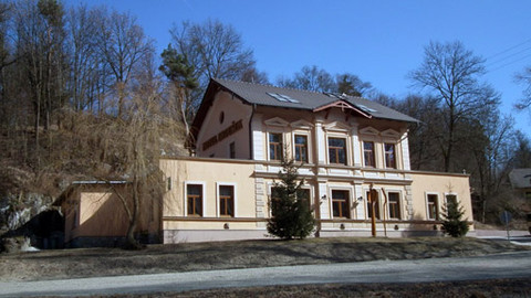 Příběhy domů - Trampoty rodu Broušků