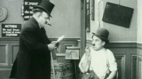 Grotesky - Chaplin kulisákem