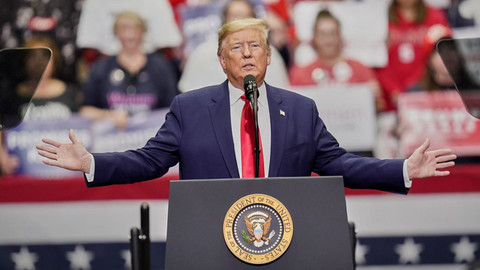 Trumpova show - 2/4 Špinavosti