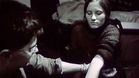 Příběhy 20. století - 8/16 Závislí