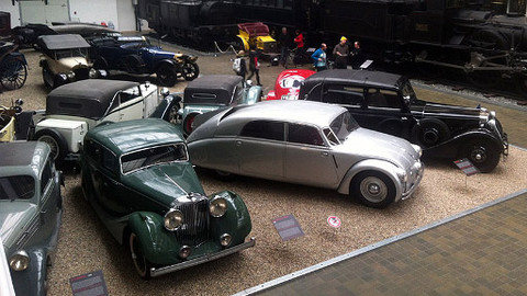 Auto Moto Revue - Kradli se koně, kradou se auta a krást se bude dál…