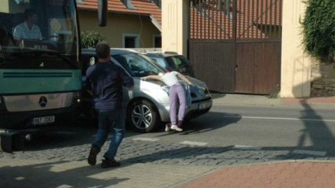 Stop - Míjení autobusu