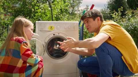 Zvěd - 2/10 Proč se prádlo v pračce točí?