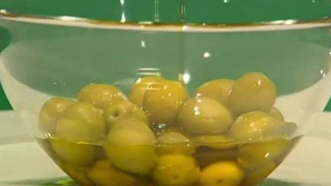 Pod pokličkou - Každá kapka oleje energii doleje