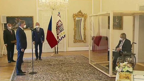 Mimořádné pořady ČT24 - Prezident Miloš Zeman jmenuje Petra Fialu premiérem