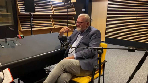 Background ČT24 - Viliam Buchert