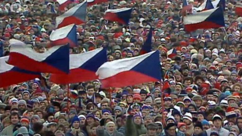 Labyrintem revoluce - Bezmocní u moci