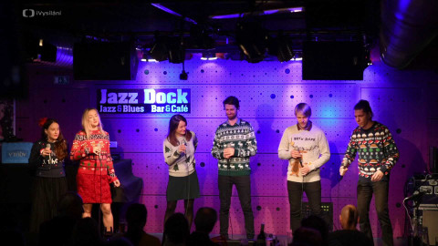 Skety zpívají koledy