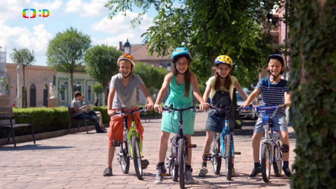 Karsten a Petra - 9/12 Karsten a Petra se učí jezdit na kole