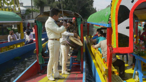Dobrodružství vědy a techniky - Okno do Mexika