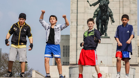 Pot, slzy a naděje - 5/6 Všichni tě sledují