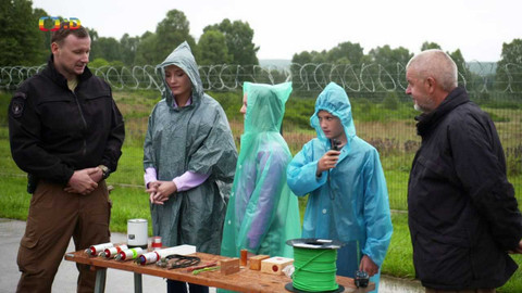 Zachraň se, kdo můžeš! - 14/15 Pyrotechnická služba