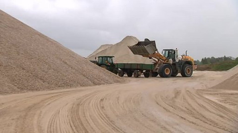 Nedej se! - Štěrkopísky - rozkol v Čavyni