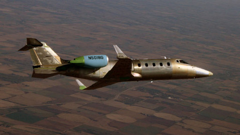 Továrny dneška - 5/7 Lear Jet