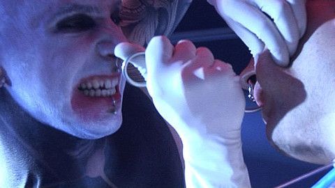 Q - 6. prosince 2011