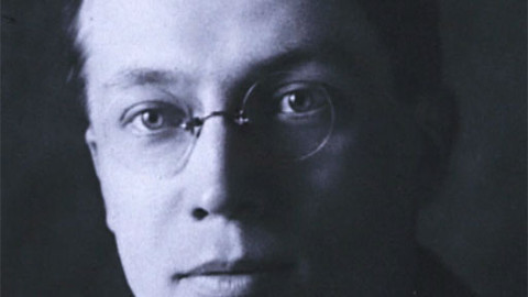 Neznámí hrdinové - Muž v pozadí