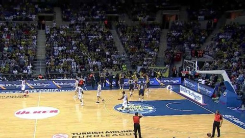 Evropská liga v basketbalu - Fenerbahce Ülker Istanbul - EA7 Emporio Armani Milán