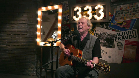 Třistatřicettři - Rodina