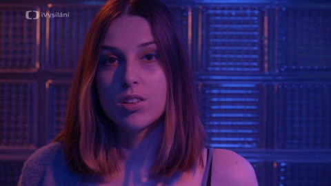 Na záchodcích - 7/10 We here, we queer