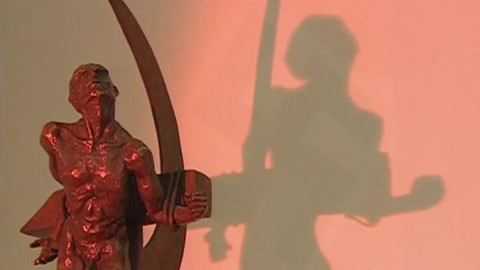 Ta naše povaha česká - Srp, kladivo a "haknkrajc"