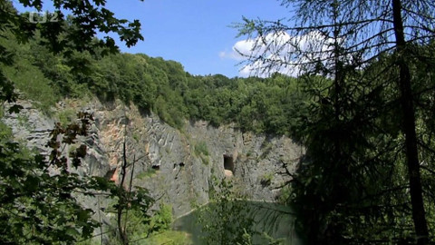 Tajuplný podzemní svět - 9/14 Stověžaté podzemí