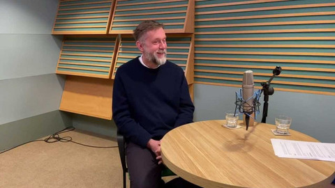 Background ČT24 - Tomáš Šponar