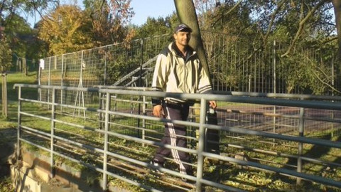 Příběhy, které svět nevidí - Na půl cesty