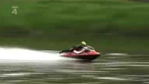 Rychlé skútry na Labi