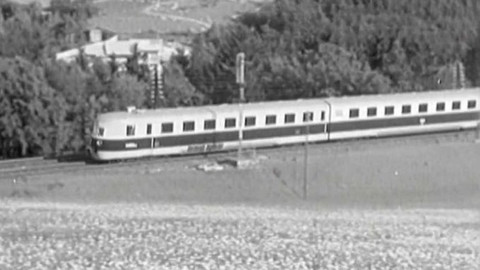 Archiv ČT24 - Na trati je vlak