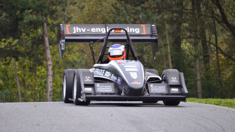 Jednou nohou v absolutnu - Vpřed!