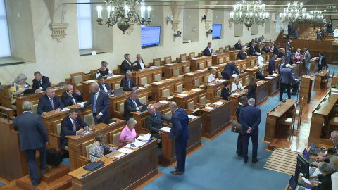 Záznam z jednání schůze Senátu PČR - 8. července