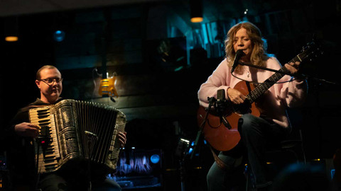 Doupě Mekyho Žbirky - 10/10 Lenka Filipová a Adrian Kokoš