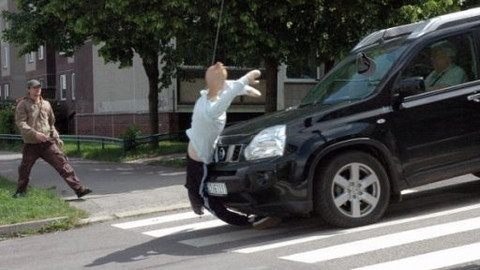 Stop - Neběhejte po přechodech