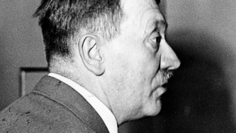 Hitler - 6/6 Poražený