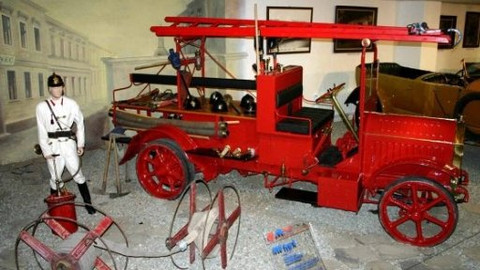 Auto Moto Revue - 4. února 2006