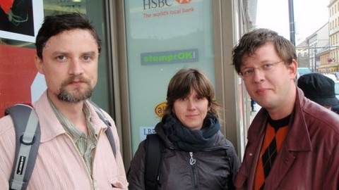 Experiment - S kůží na trh