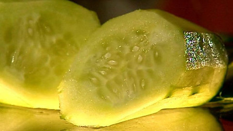 Pod pokličkou - Potraviny, které léčí zvenčí. Co všechno nevíme a víme o tom, co pijeme a jíme