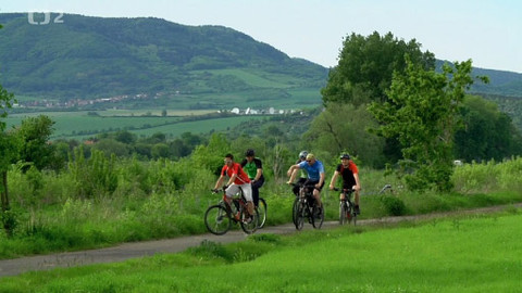 Auto Moto Revue - Grandiózní prostor v Grandu