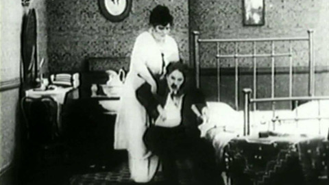 Grotesky - Chaplin novomanželem