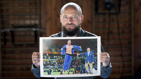 Sametové stopy - 28/30 Zrození hrdiny