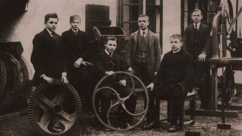 Raport o Velké válce - 6/12 Když umírá císař