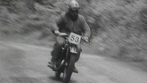 Archiv ČT24 - Jízda v jedné stopě