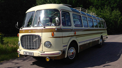 Auto Moto Revue - Základní kámen moderní hromadné dopravy - autobus