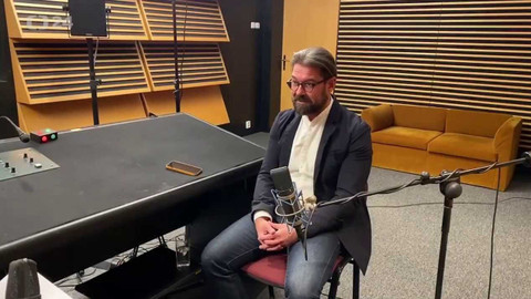 Background ČT24 - Petr Šimůnek