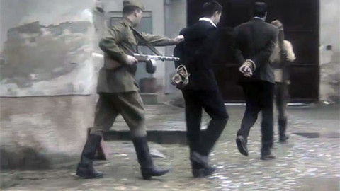 Příběhy železné opony - 19/39 Útěk z blázince