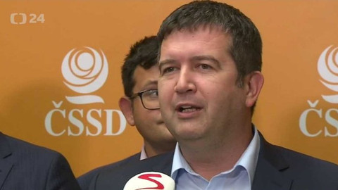 Mimořádné pořady ČT24 - ČSSD a KSČM hodnotí volební výsledky